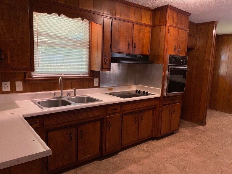 Building Photo - 27 Briarwood Ln