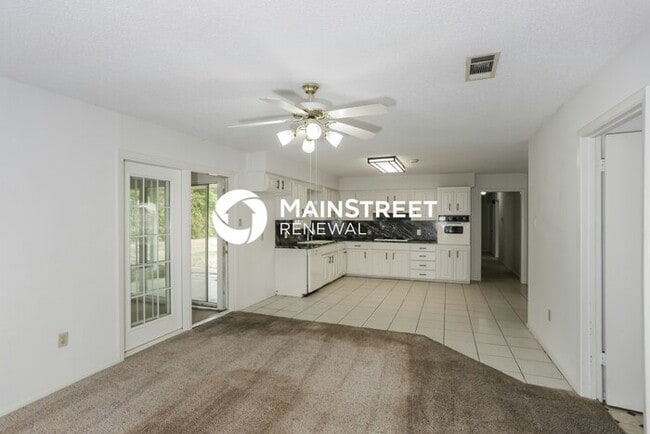 Building Photo - 3 Bedroom Pet-Friendly Home in FORT WORTH, TX with Main Street Renewal