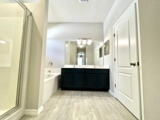 Building Photo - Gorgeous 3/2 Pool Home in Apopka's Parkside at Errol Estate!