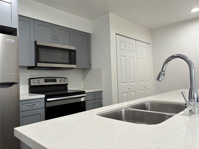 Building Photo - 17565 NW 67th Pl