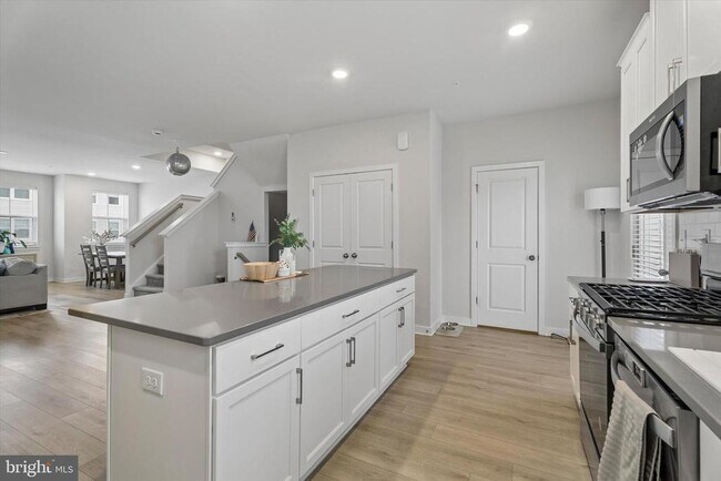 Building Photo - 46 Continental Wy