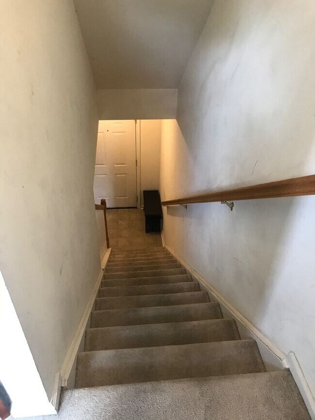 Building Photo - 39 E Garrison St