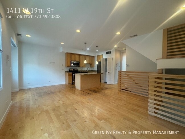 Building Photo - 1411 W 19th St