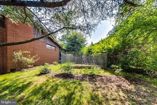 Building Photo - 6515 E Halbert Rd