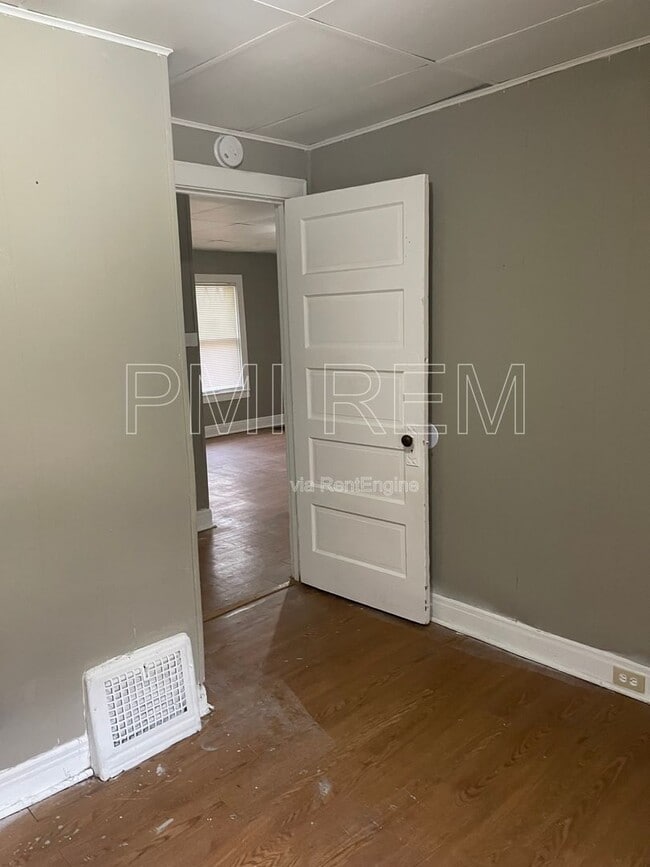 Building Photo - 516 Wildwood Ave