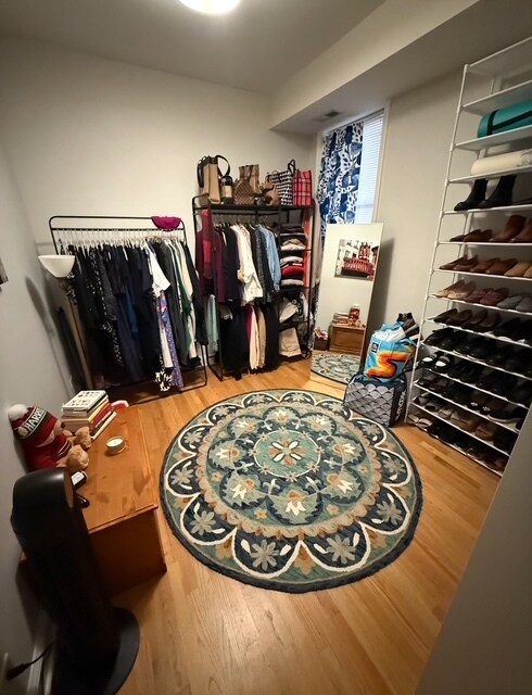 Building Photo - 6912 N Lakewood Ave