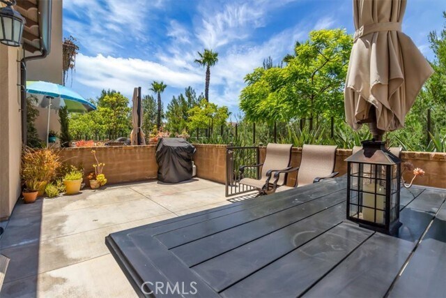 Building Photo - 30 Finch