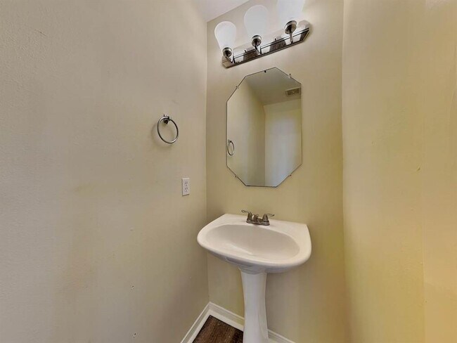 Building Photo - 6424 Mountain Pines Ln