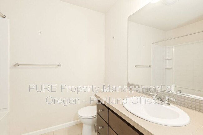 Building Photo - 6714 NW 158th Ave