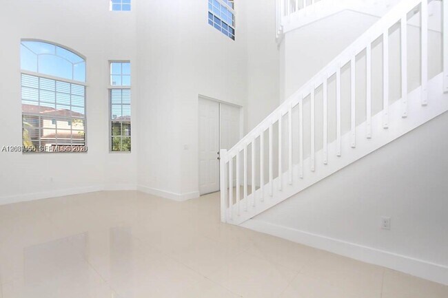 Building Photo - 15505 SW 12th Terrace