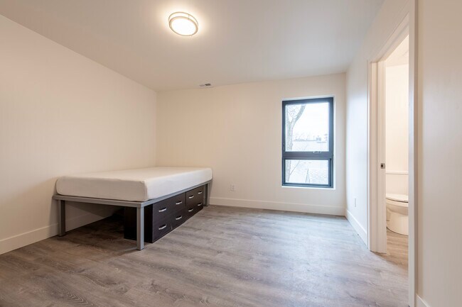 Building Photo - 911 South Main Street