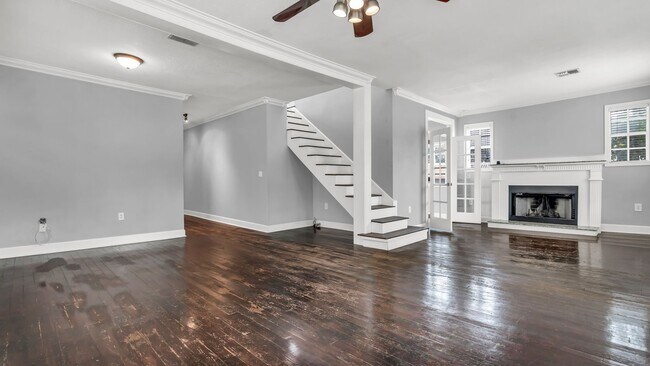 Building Photo - Charming 2BR/2BA with Bonus Room South Tam...