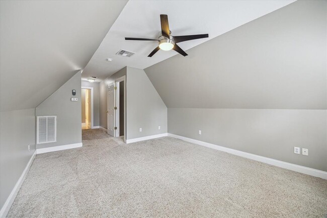 Building Photo - 211 W 31st St
