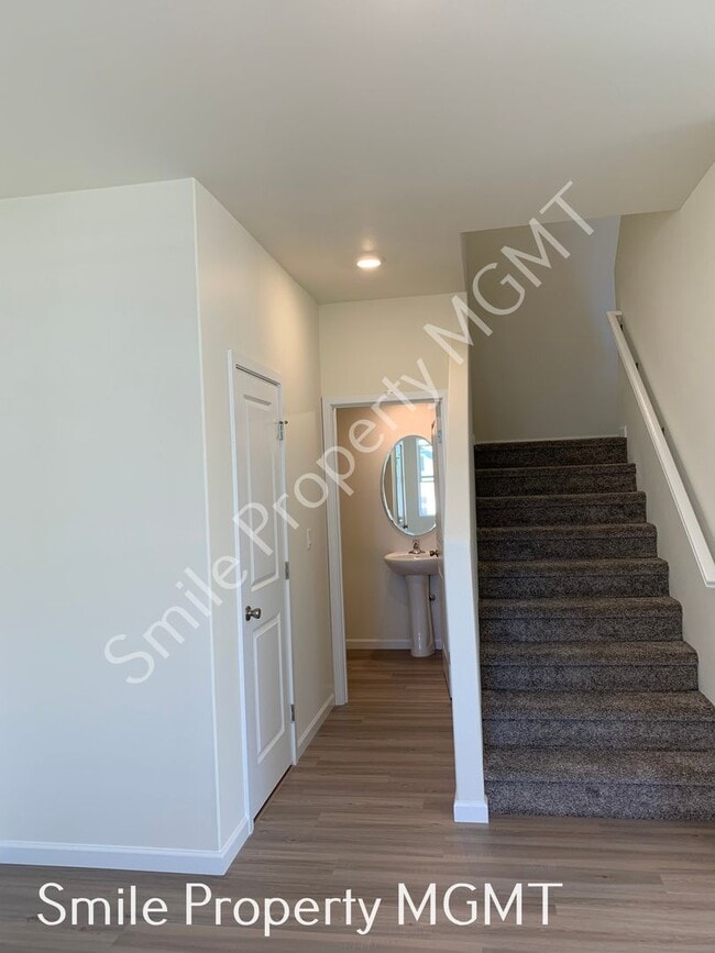 Building Photo - A nice house with 5 beds rooms and 2.5 baths.