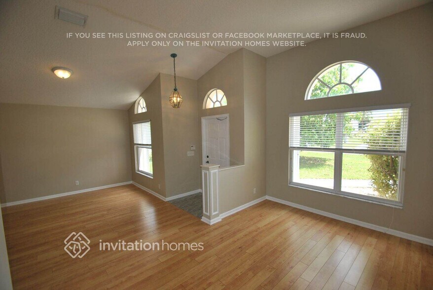 Building Photo - 6169 Ungerer St