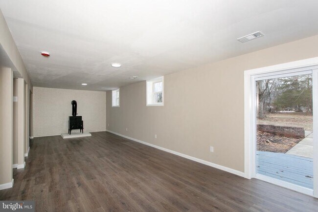 Building Photo - 5026 Preston Ln