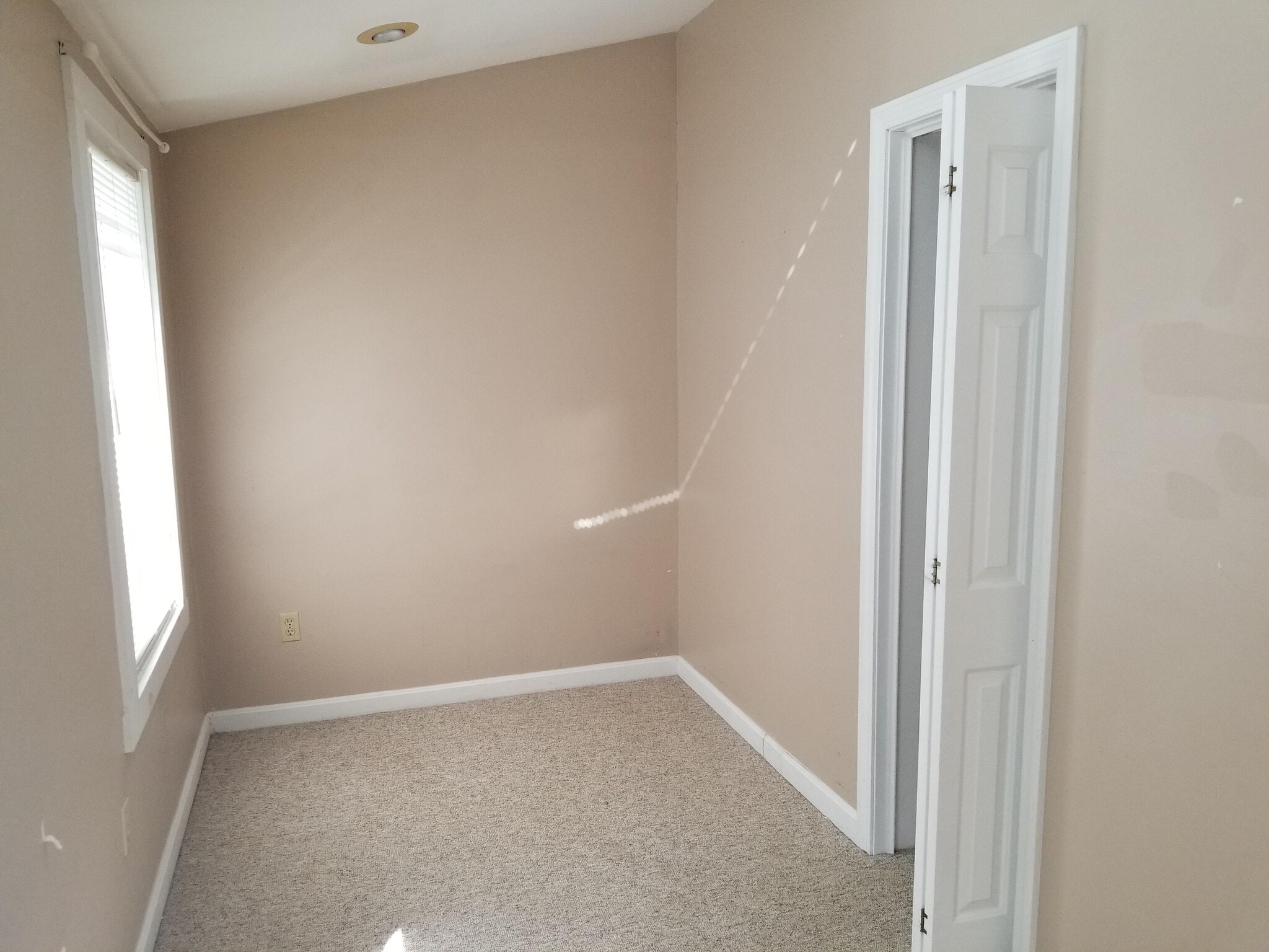 2nd bedroom - 11 Farmgate Rd