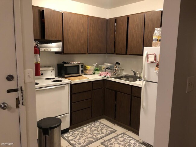 Building Photo - 2 br, 1 bath Apartment - 402 Hill St