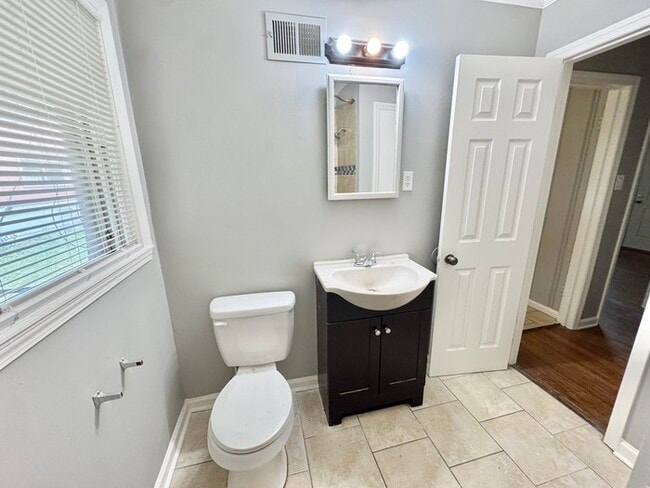 Building Photo - 4914 Childs Dr