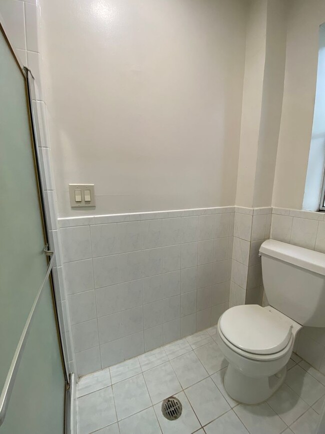 Building Photo - Private Room w/ Bath in Centrally Located,...