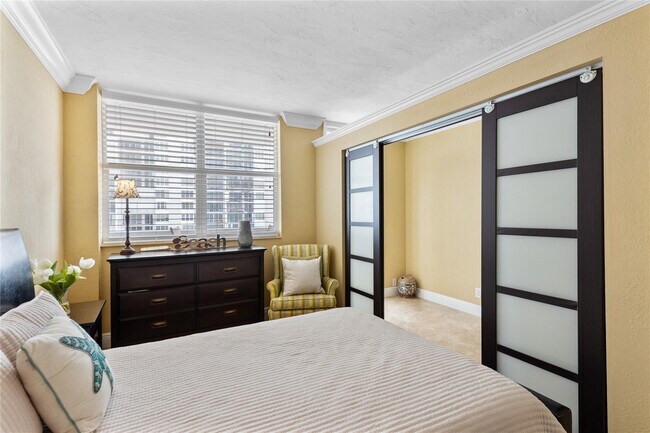 Building Photo - 4250 Galt Ocean Dr