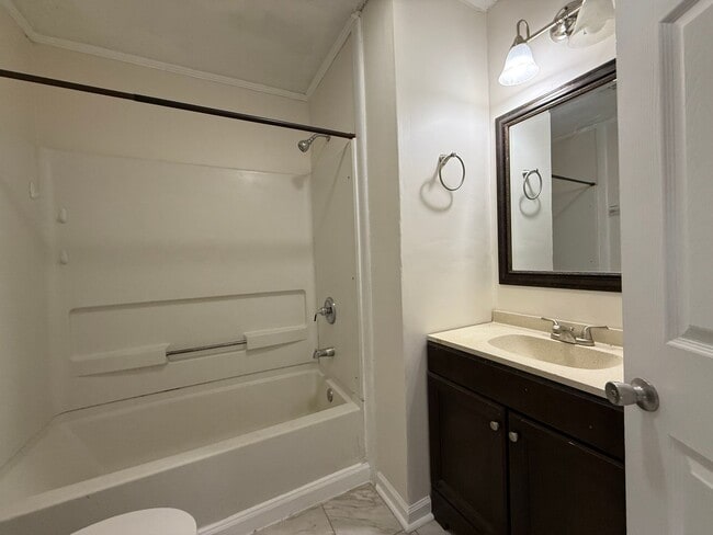 Building Photo - Welcome to Your New Rental Home in Athens, AL!