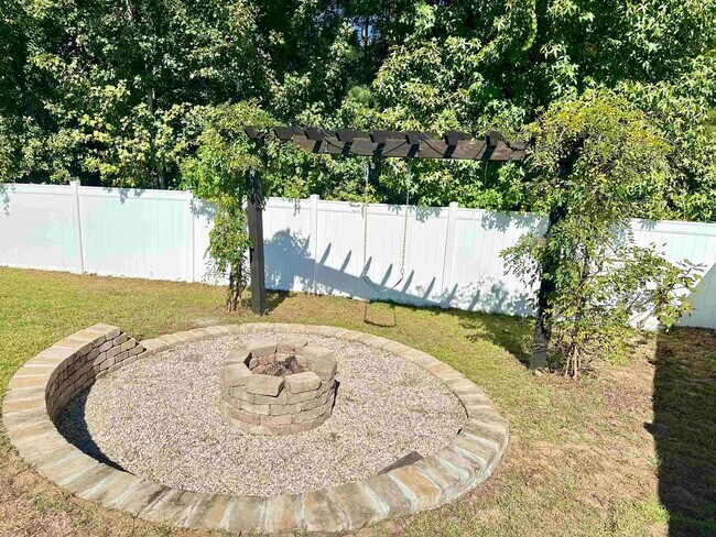 Building Photo - 340 Emery Oak Dr