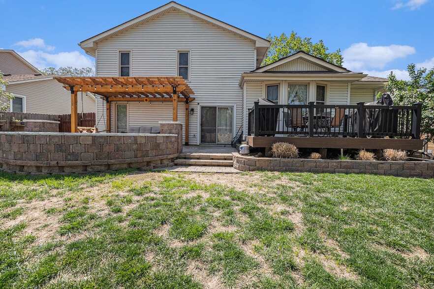 Building Photo - 3738 Burr Oak Dr