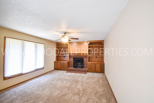 Building Photo - 3 Bedroom West Des Moines Home for Rent