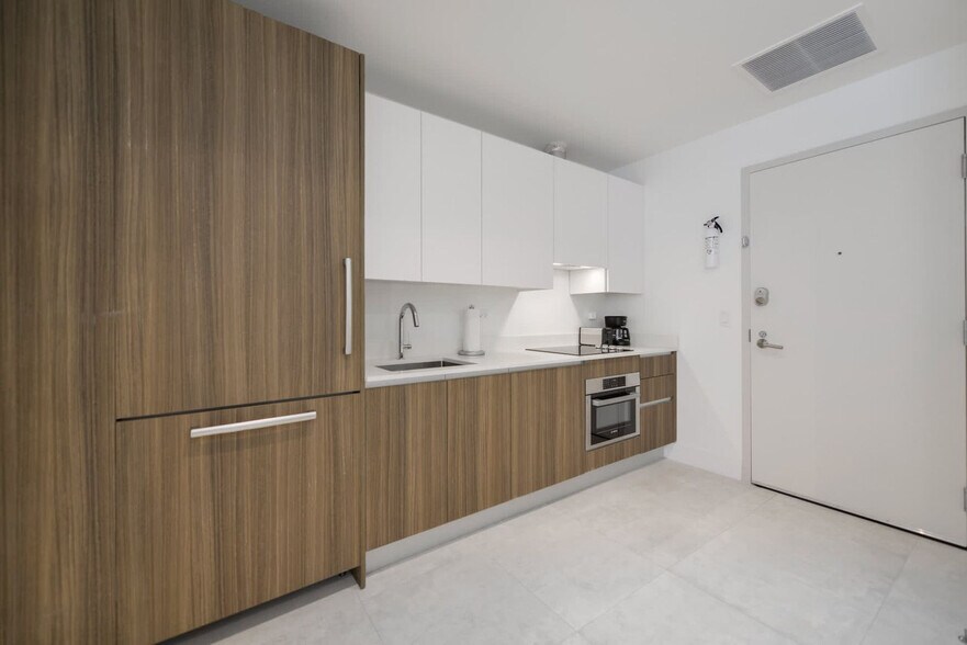 Building Photo - 239 SW 9th St