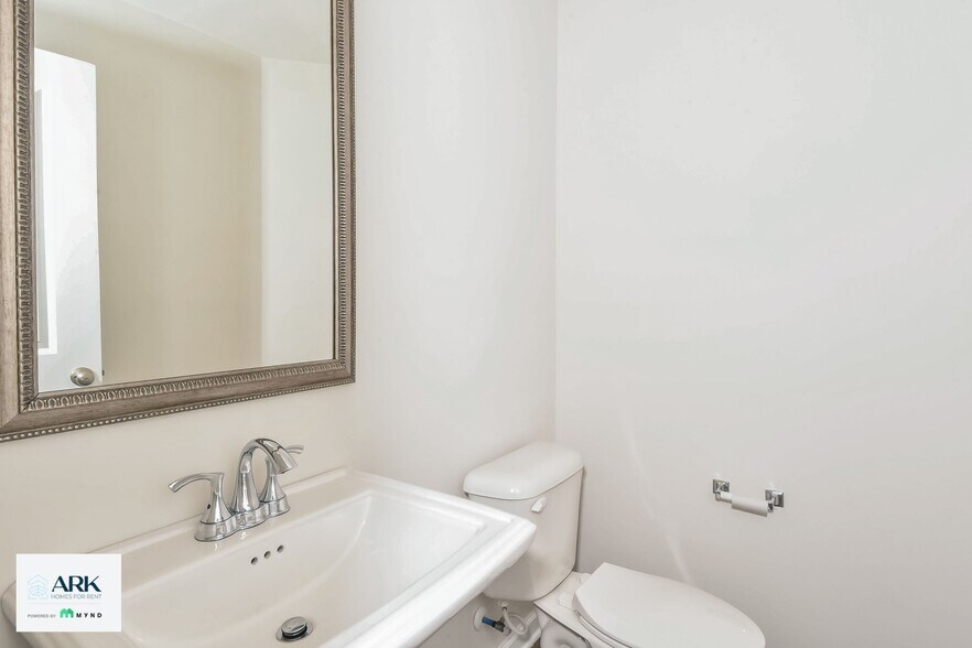 Building Photo - 307 Longstone Ct