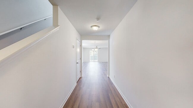 Building Photo - 5 Bedrooms, 3 Bathrooms in Richmond Hill P...