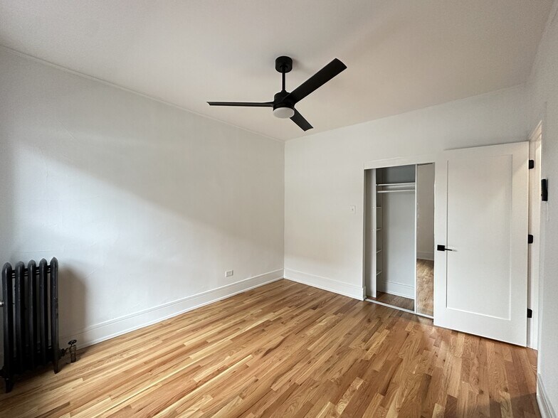 Building Photo - 639 W Cornelia Ave