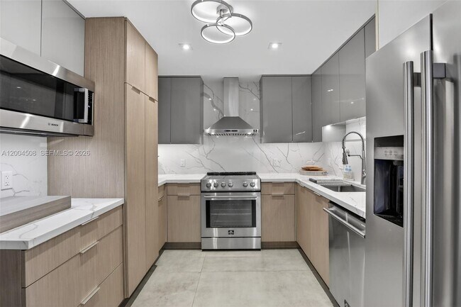 Building Photo - 2780 NE 183rd St