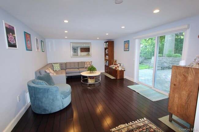 Building Photo - 83 Executive Dr