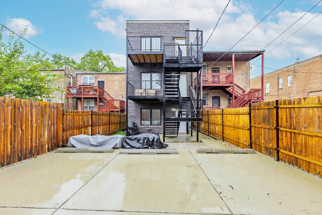 Building Photo - 4634 S Langley Ave