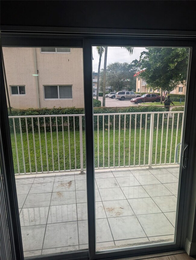 Building Photo - 5820 NW 17th Pl