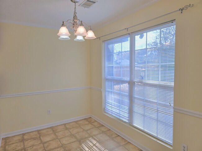 Building Photo - 1764 Tamarind Way