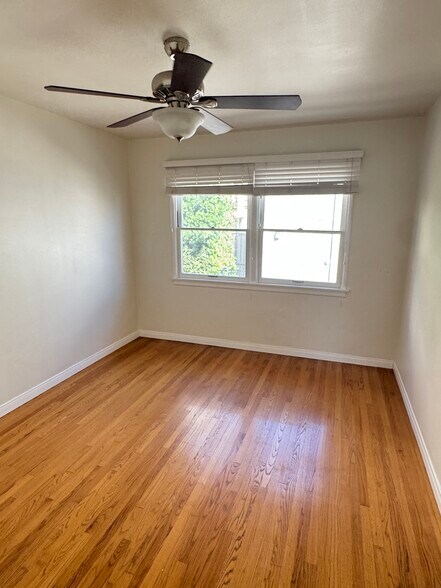 Building Photo - 554 E Cypress Ave