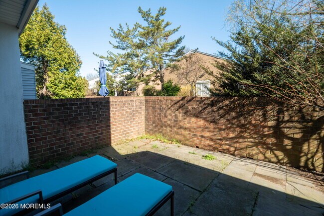 Building Photo - 5C Twin Rivers Dr