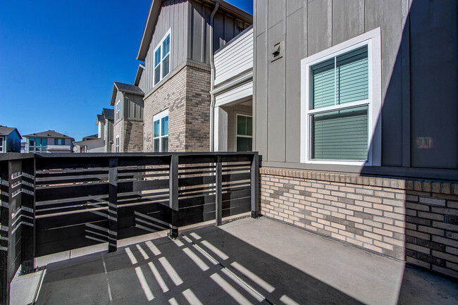 Front patio - 2656 W 68th Pl