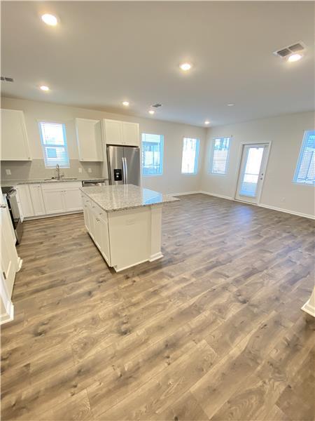 Building Photo - 180 Benelli Dr