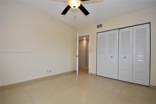 Building Photo - 7500 NW 5th Pl