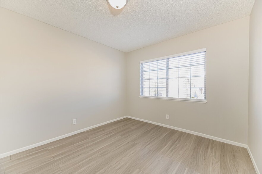 Building Photo - 1751 Forest Walk Dr