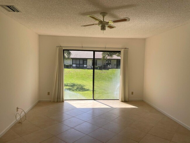 Building Photo - 420 Ashwood Pl