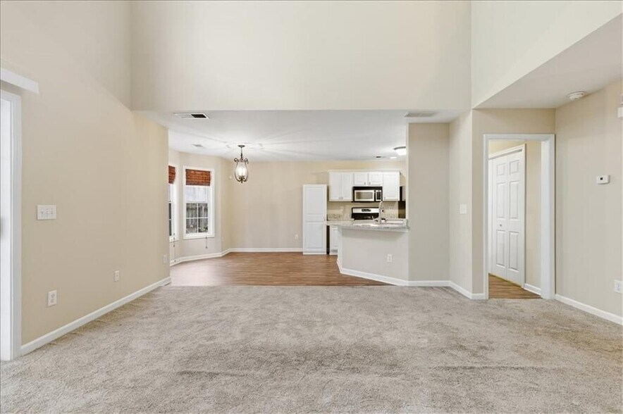 Building Photo - 3199 Liberty Commons Dr NW