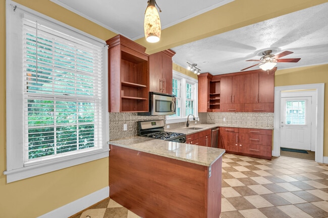 Building Photo - 212 N 16th St