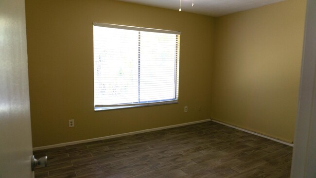 Building Photo - 1450 SE Rivergreen Cir