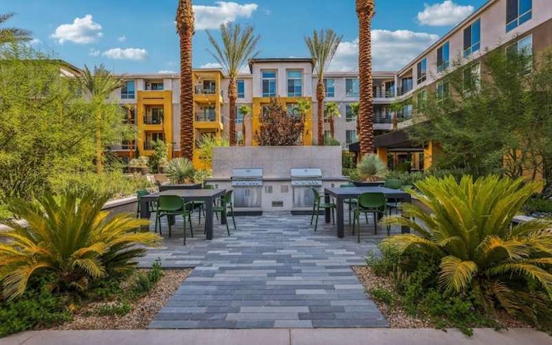 Building Photo - 4335 S Grand Canyon Dr