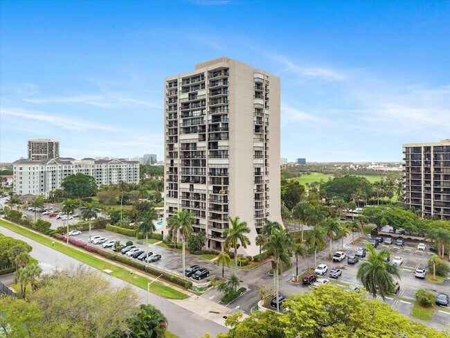 Building Photo - 2425 Presidential Way